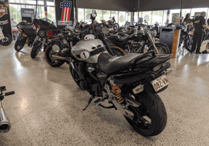 
								2016 Yamaha XJR1300 full									