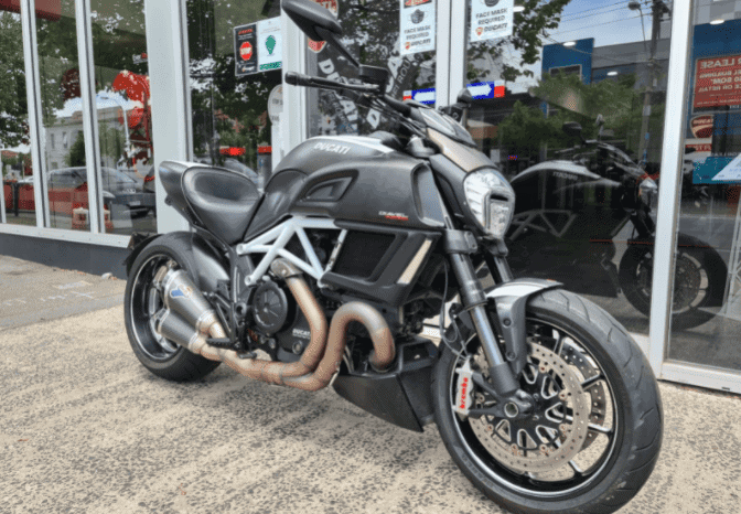 
								2014 Ducati Diavel Carbon full									