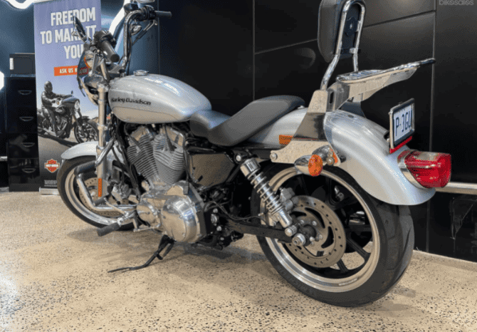 
								2015 Harley-Davidson SuperLow 883 (XL883L) full									