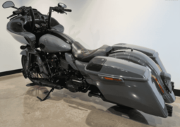 2017 Harley-Davidson CVO Road Glide 117 (FLTRXSE)
