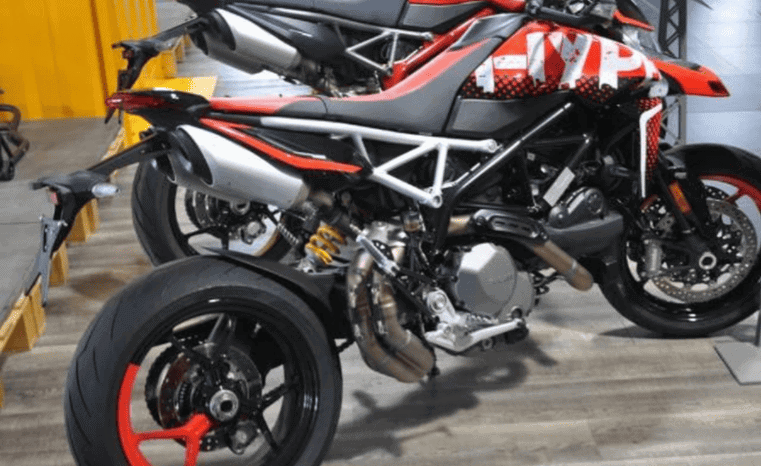 
								2021 Ducati Hypermotard 950 RVE full									