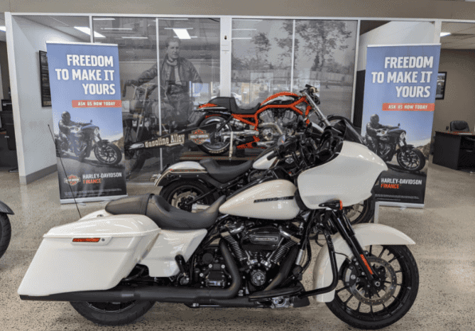 2018 Harley-Davidson Road Glide Special 107 (FLTRXS)